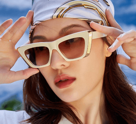 Óculos de Sol Feminino com Aro de Metal Dourado - Vida Leve Shop
